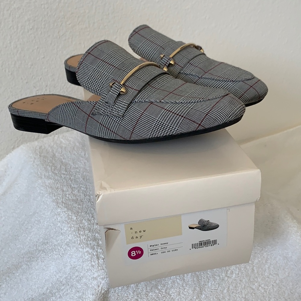 A New Day Remmy Grey Mule. - Picture 1 of 11